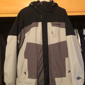 This is a three in one Colombian waterproof winter jacket, men’s extra large